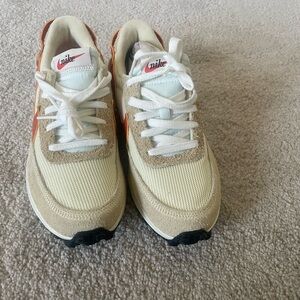 Nike Waffle Debut Vintage Running Shoe - Women's